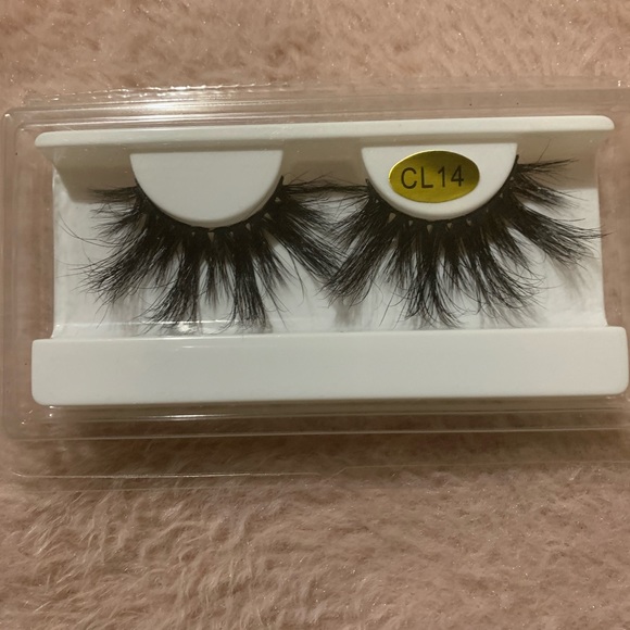 2 pairs of Dramatic Faux Mink Lashes - Picture 5 of 6